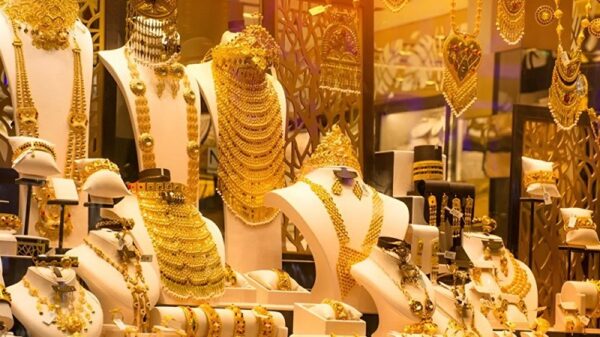 ৪ দফা বেড়ে এবার কমলো স্বর্ণের দাম, ভরি কত?