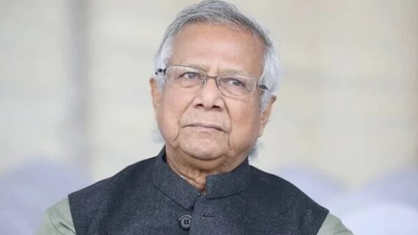 ড. ইউনূসের দেশত্যাগে নিষেধাজ্ঞা চেয়ে লিগ্যাল নোটিশ