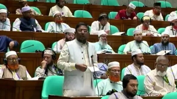 রাত ২টা পর্যন্ত দাঁড়িয়ে থেকেও তেল পাইনি, সংসদে জামায়াত এমপি