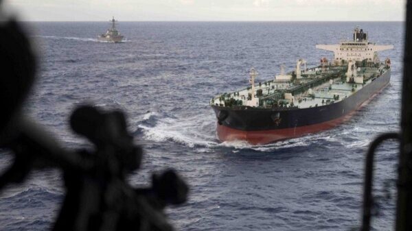 ইরানকে সাহায্যকারী জাহাজ আটক করল যুক্তরাষ্ট্র