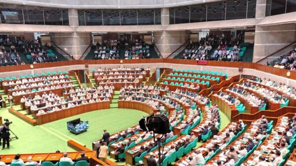 সংরক্ষিত নারী এমপিরা পাবেন যেসব সুযোগ ও বেতন-ভাতা